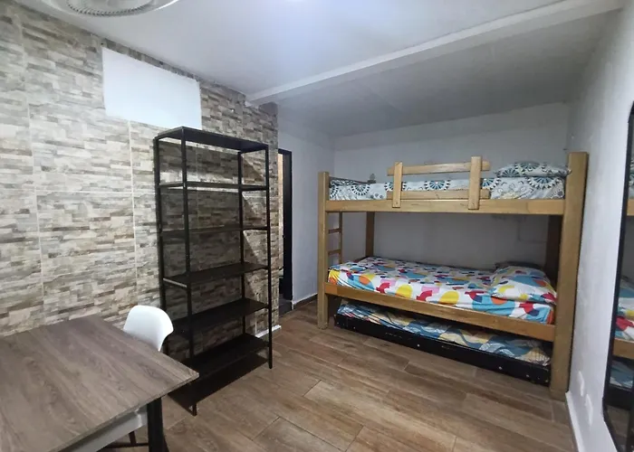 Apartament E1 Aire Acondicionado 100Mt2, 4 Habtaciones En La Mejor Zona, Laureles Estadio