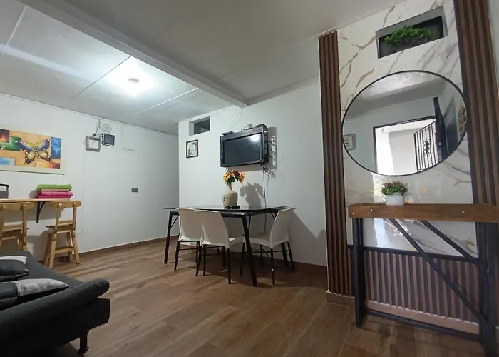 Apartament E1 Aire Acondicionado 100Mt2, 4 Habtaciones En La Mejor Zona, Laureles Estadio
