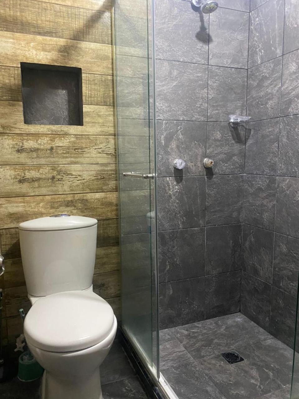 公寓 E1 Aire Acondicionado 100mt2, 4 Habtaciones En La Mejor Zona, Laureles Estadio *